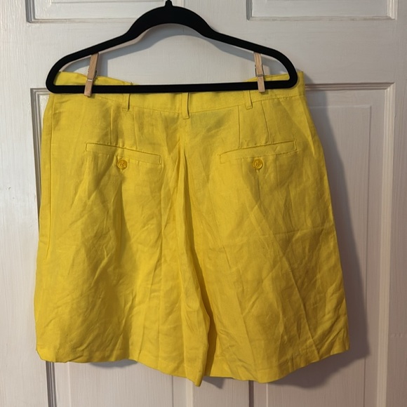 Louise Paris NWT Yellow High Rise Pleated Linen Blend Shorts; size 13/14 - Picture 7 of 9